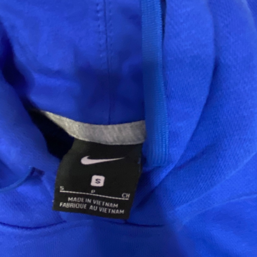 Nike Sweatshirt - Picture 2 of 3